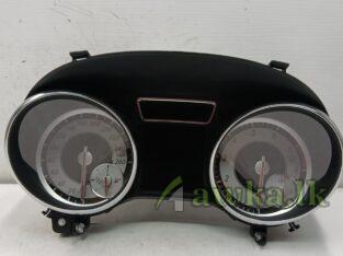 MERCEDES BENZ W156 GLA250 2014 SPEEDOMETER